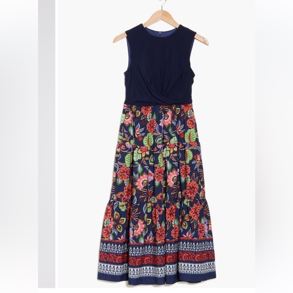 Vince Camuto Tiered Fit and flare Dress - Picture 3 of 3